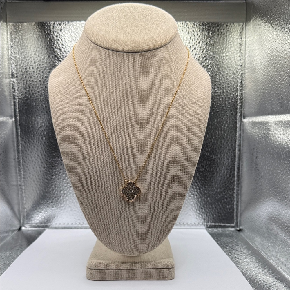 Elegant Gold Heart Pendant Necklace
